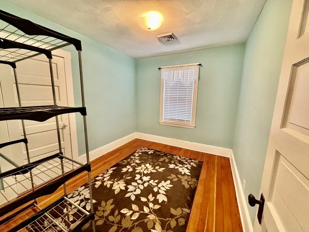 3 bed, 1 bath apartment for rent at 16 Dover St Unit 2nd fl, East Fairhaven — photo 12 of 19