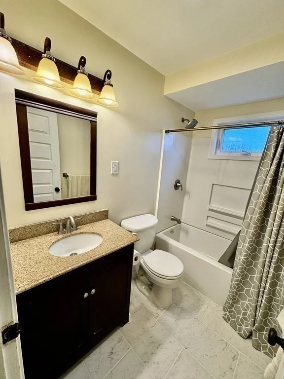 3 bed, 1 bath apartment for rent at 16 Dover St Unit 2nd fl, East Fairhaven — photo 10 of 19