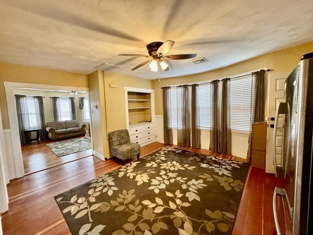 3 bed, 1 bath apartment for rent at 16 Dover St Unit 2nd fl, East Fairhaven — photo 4 of 19