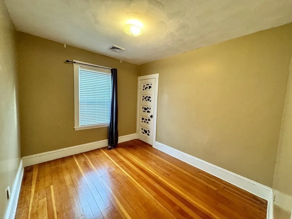 3 bed, 1 bath apartment for rent at 16 Dover St Unit 2nd fl, East Fairhaven — photo 15 of 19