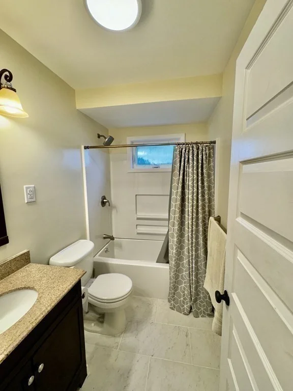 3 bed, 1 bath apartment for rent at 16 Dover St Unit 2nd fl, East Fairhaven — photo 11 of 19