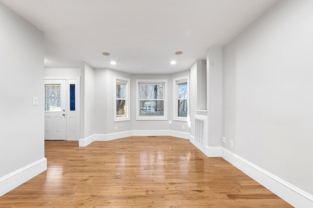 3 bed, 2 bath apartment for rent at 16 Downer Ct Unit B, Boston — photo 4 of 31