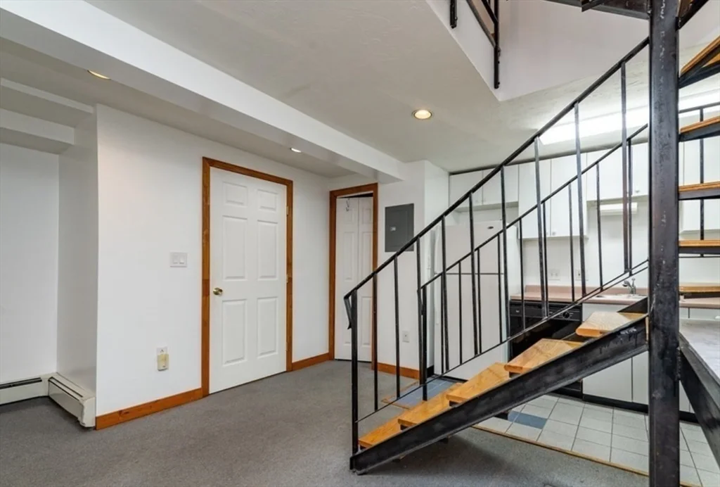 2 bed, 1 bath apartment for rent at 16 Edgerly Unit 1, Fenway — photo 6 of 9