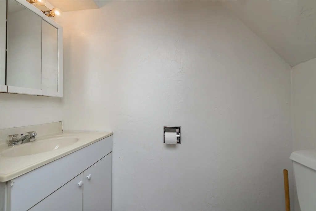 2 bed, 1 bath apartment for rent at 16 Edgerly Unit 1, Fenway — photo 9 of 9