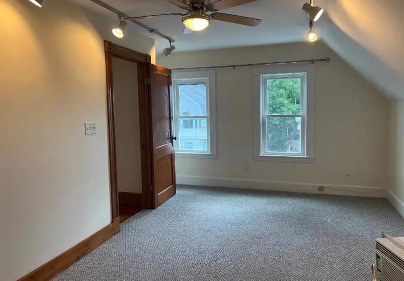3 bed, 1 bath apartment for rent at 16 Edward Sullivan Rd Unit 2, Strawberry Hill — photo 13 of 20