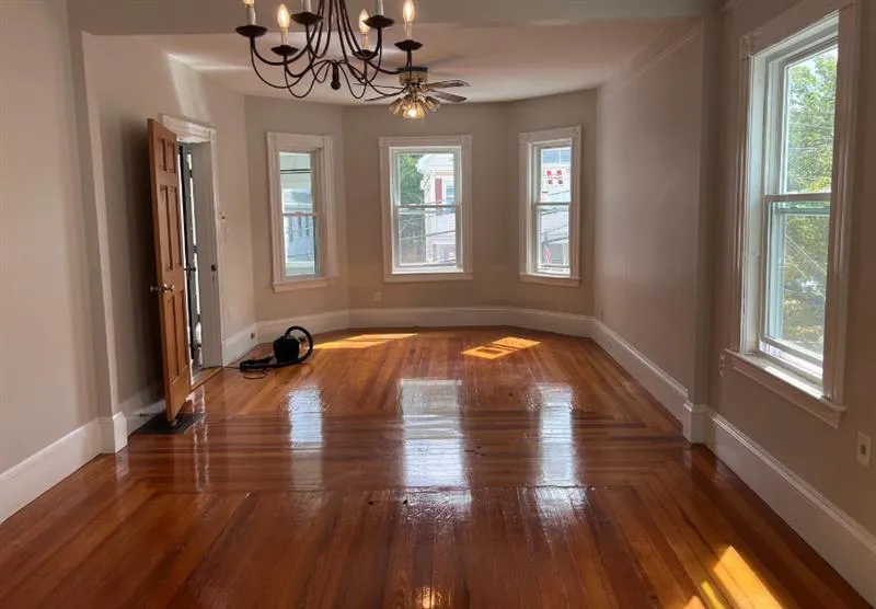 3 bed, 1 bath apartment for rent at 16 Edward Sullivan Rd Unit 2, Strawberry Hill — photo 2 of 20