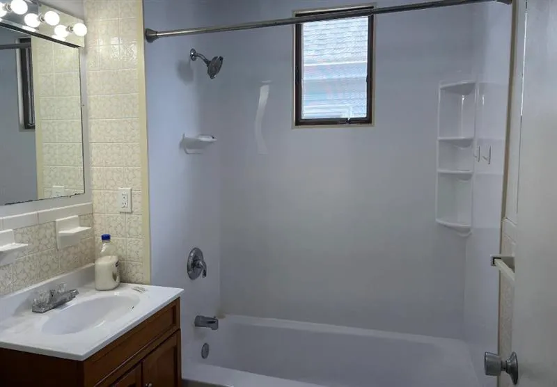 3 bed, 1 bath apartment for rent at 16 Edward Sullivan Rd Unit 2, Strawberry Hill — photo 16 of 20