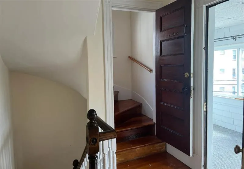 3 bed, 1 bath apartment for rent at 16 Edward Sullivan Rd Unit 2, Strawberry Hill — photo 11 of 20