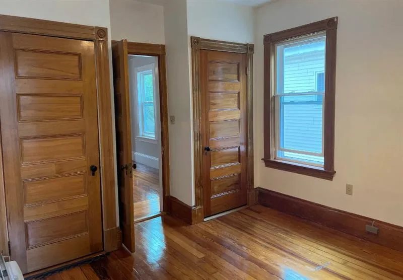 3 bed, 1 bath apartment for rent at 16 Edward Sullivan Rd Unit 2, Strawberry Hill — photo 8 of 20