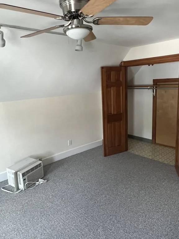 3 bed, 1 bath apartment for rent at 16 Edward Sullivan Rd Unit N/A, Strawberry Hill — photo 6 of 10