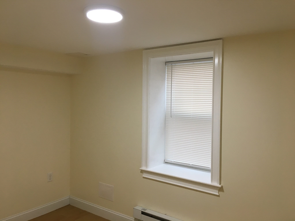 3 bed, 1 bath apartment for rent at 16 Eliot Crescent Unit A, Brookline — photo 10 of 13