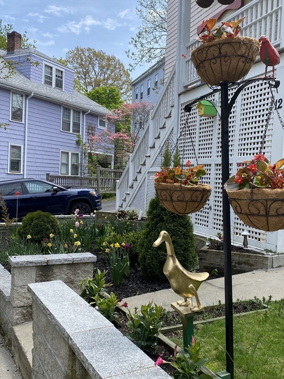 3 bed, 1 bath apartment for rent at 16 Eliot Crescent Unit A, Brookline — photo 3 of 13