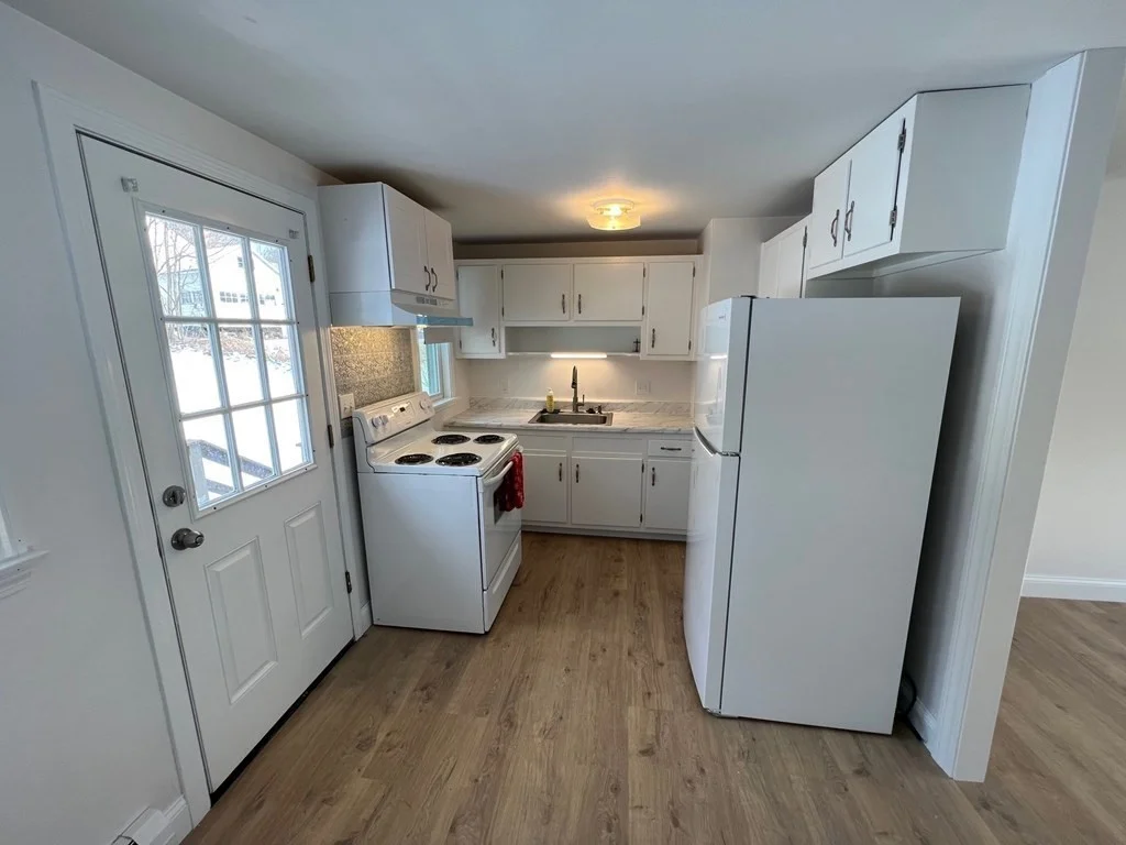 3 bed, 1 bath apartment for rent at 16 Eliot Rd Unit 16, Bedford — photo 4 of 32