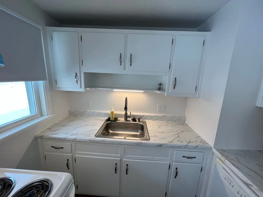 3 bed, 1 bath apartment for rent at 16 Eliot Rd Unit 16, Bedford — photo 6 of 32