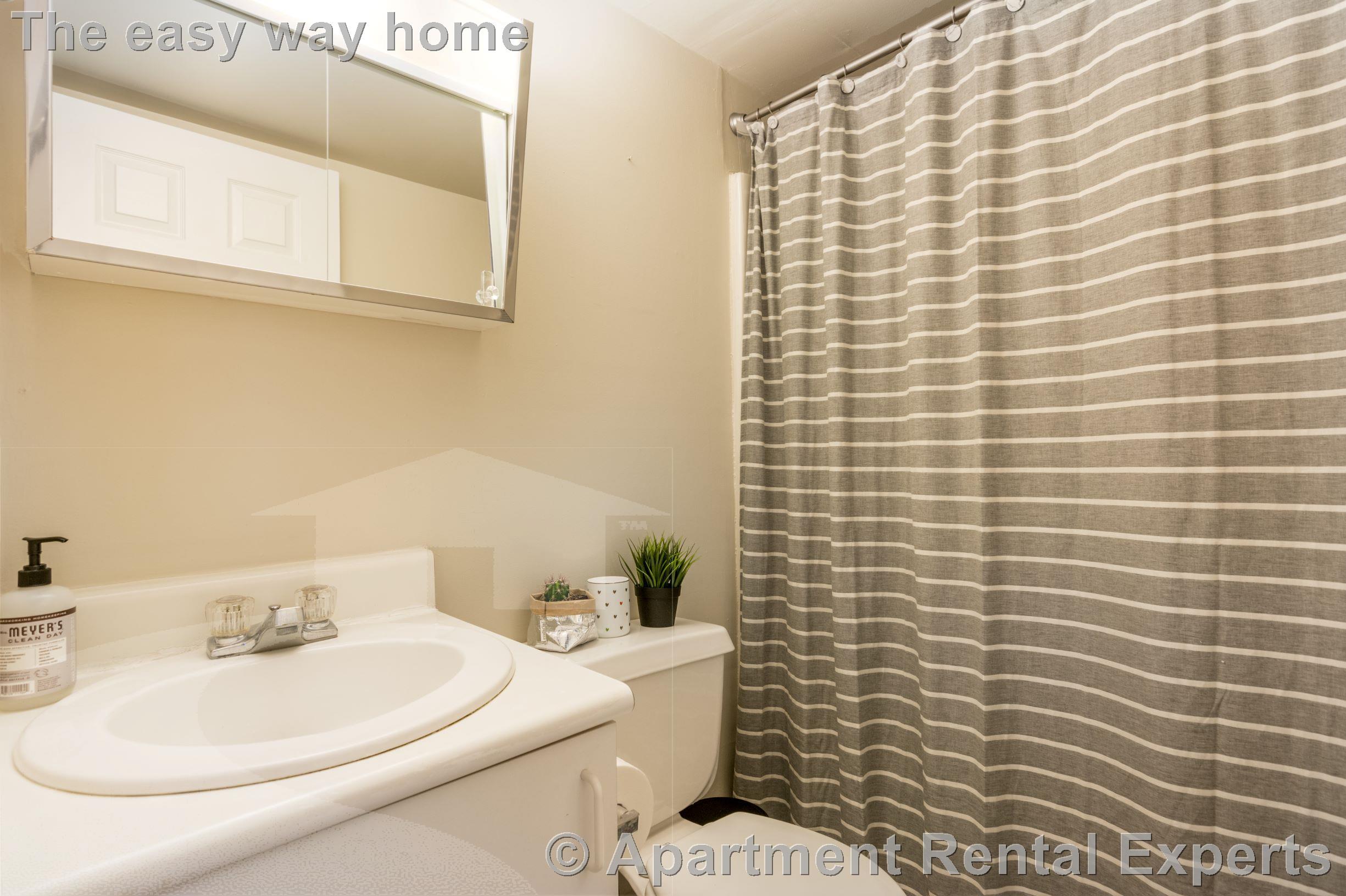 2 bed, 1 bath apartment for rent at 16 Elmer St Unit 204, Riverside — photo 2 of 10