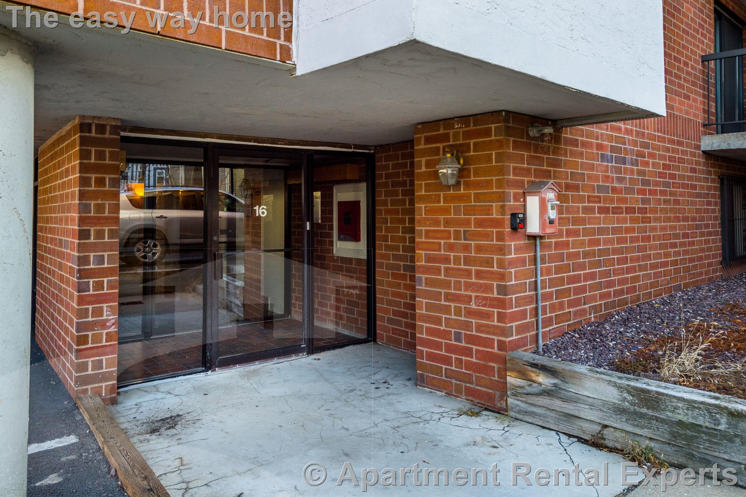2 bed, 1 bath apartment for rent at 16 Elmer St Unit 402, Riverside — photo 2 of 13