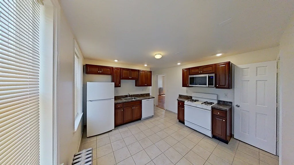 3 bed, 1 bath apartment for rent at 16 Elmhurst St Unit 3, Dorchester — photo 3 of 26