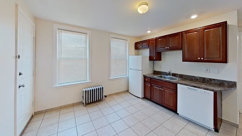 3 bed, 1 bath apartment for rent at 16 Elmhurst St Unit 3, Dorchester — photo 4 of 26