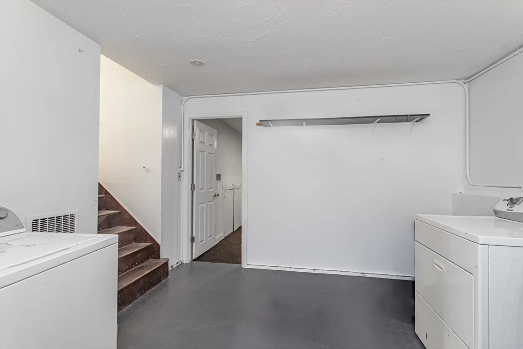 3 bed, 1 bath apartment for rent at 16 Falconer Ave, Brockton — photo 20 of 25