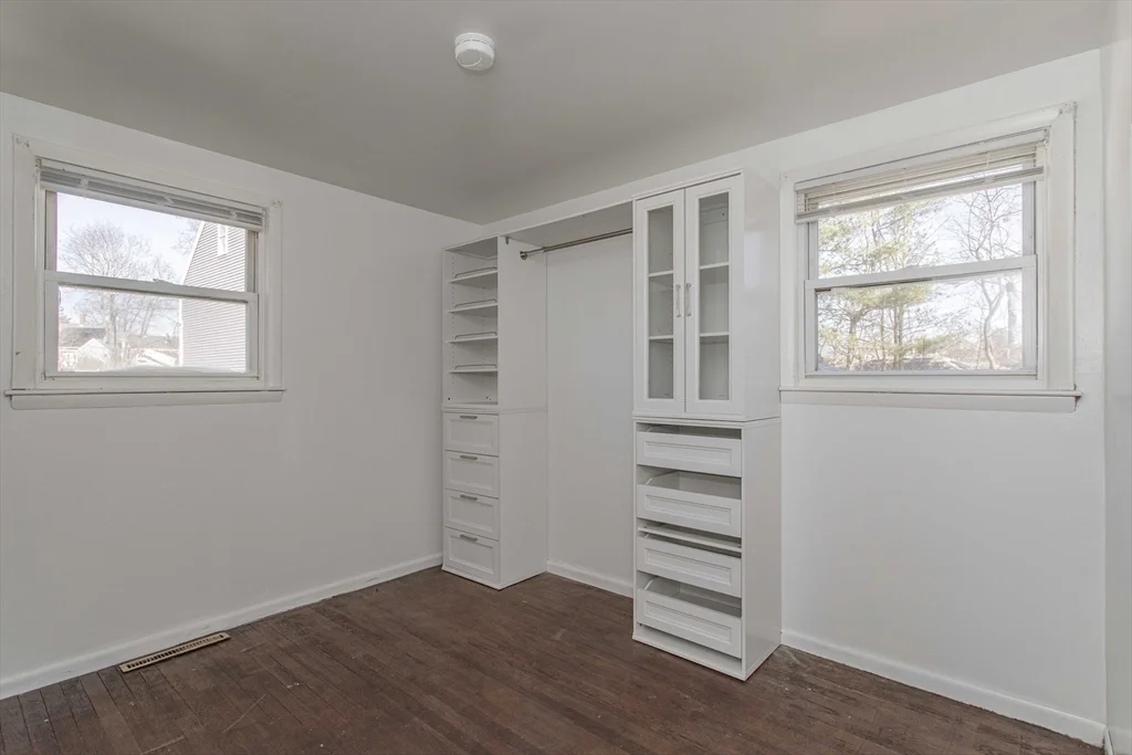 3 bed, 1 bath apartment for rent at 16 Falconer Ave, Brockton — photo 15 of 25
