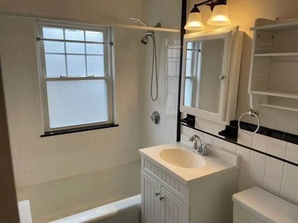 1 bed, 1 bath apartment for rent at 16 Farrell St Unit 1-Right, Quincy Center — photo 9 of 17