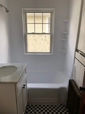 1 bed, 1 bath apartment for rent at 16 Farrell St Unit 2-Left, Quincy — photo 8 of 12
