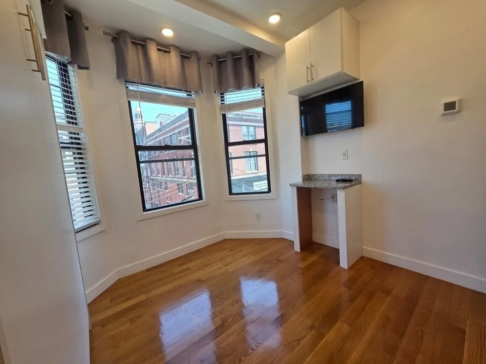 Studio bed, 1 bath apartment for rent at 16 Fifth St Unit 11, Chelsea — photo 1 of 10