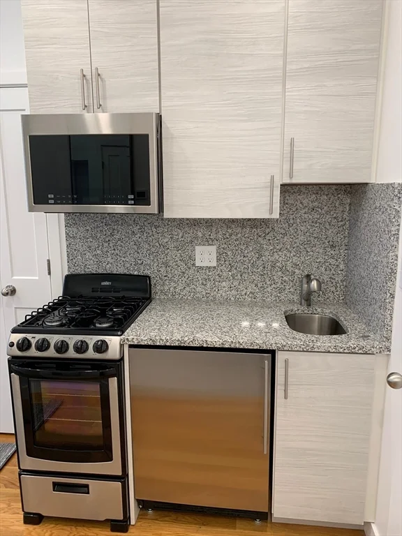 Studio bed, 1 bath apartment for rent at 16 Fifth St Unit 15, Chelsea — photo 9 of 14