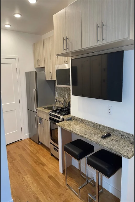 Studio bed, 1 bath apartment for rent at 16 Fifth St Unit 18, Chelsea — photo 2 of 6