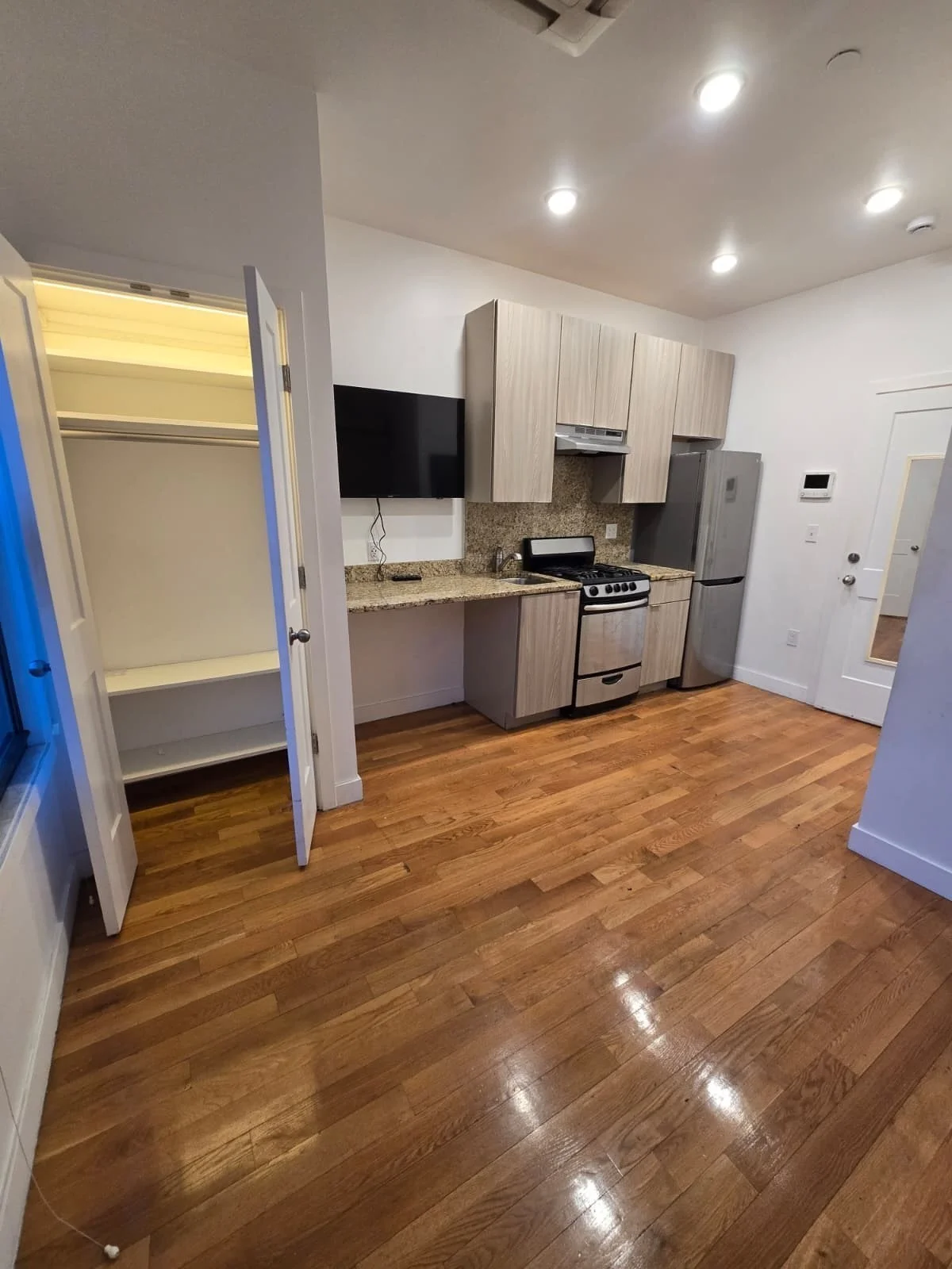 Studio bed, 1 bath apartment for rent at 16 Fifth St Unit 24, Chelsea — photo 3 of 11