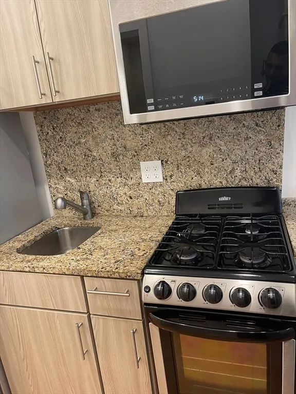 Studio bed, 1 bath apartment for rent at 16 Fifth St Unit 8, Chelsea — photo 2 of 15