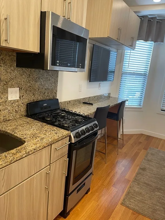 Studio bed, 1 bath apartment for rent at 16 Fifth St Unit 8, Chelsea — photo 1 of 15