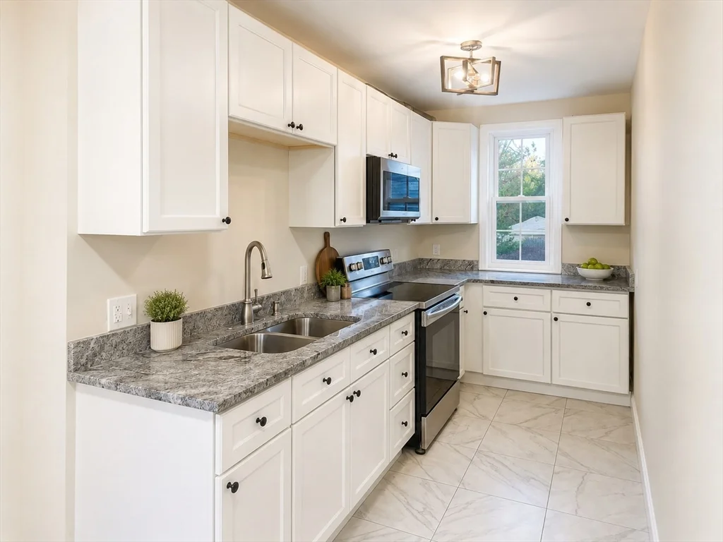 3 bed, 1 bath apartment for rent at 16 Fleming Ave Unit 16, Andover — photo 6 of 16
