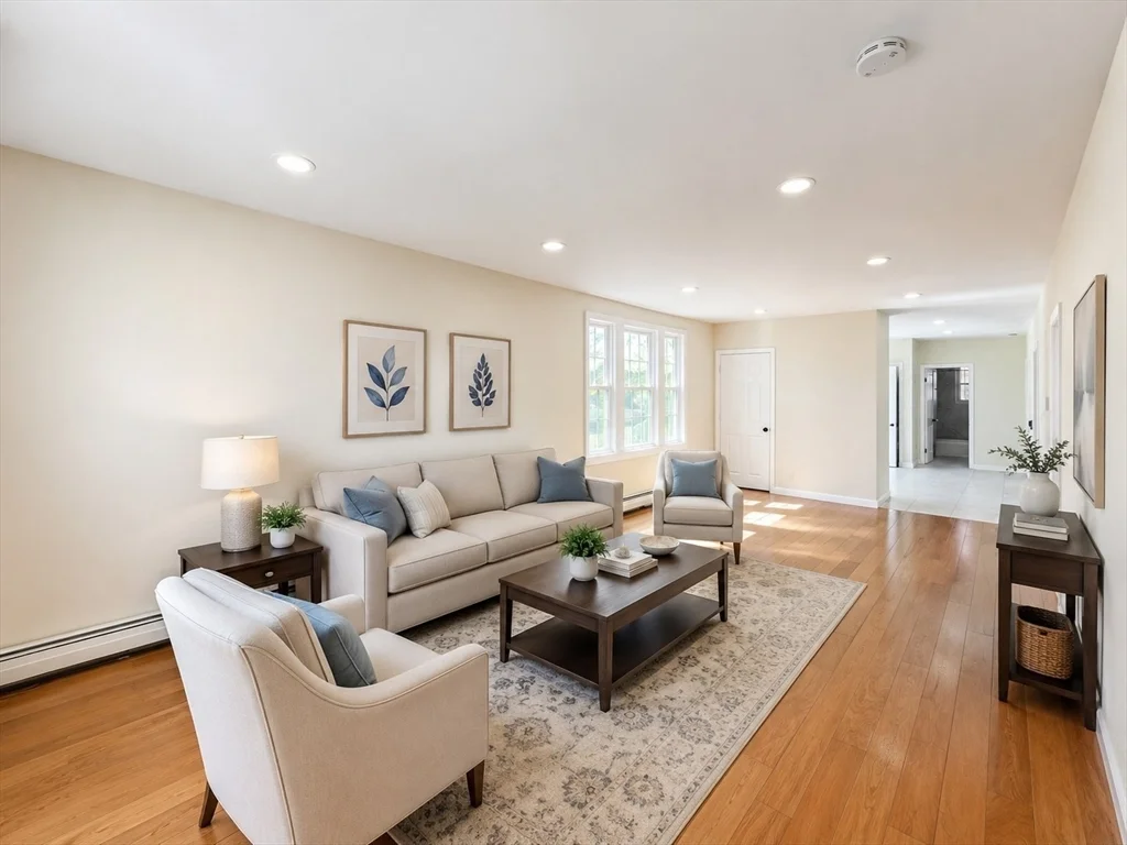 3 bed, 1 bath apartment for rent at 16 Fleming Ave Unit 16, Andover — photo 3 of 16
