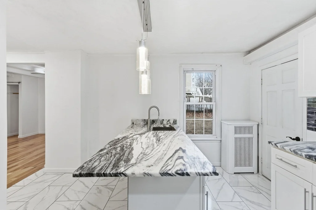 2 bed, 1 bath apartment for rent at 16 Floyd St Unit 1, Woburn — photo 6 of 20