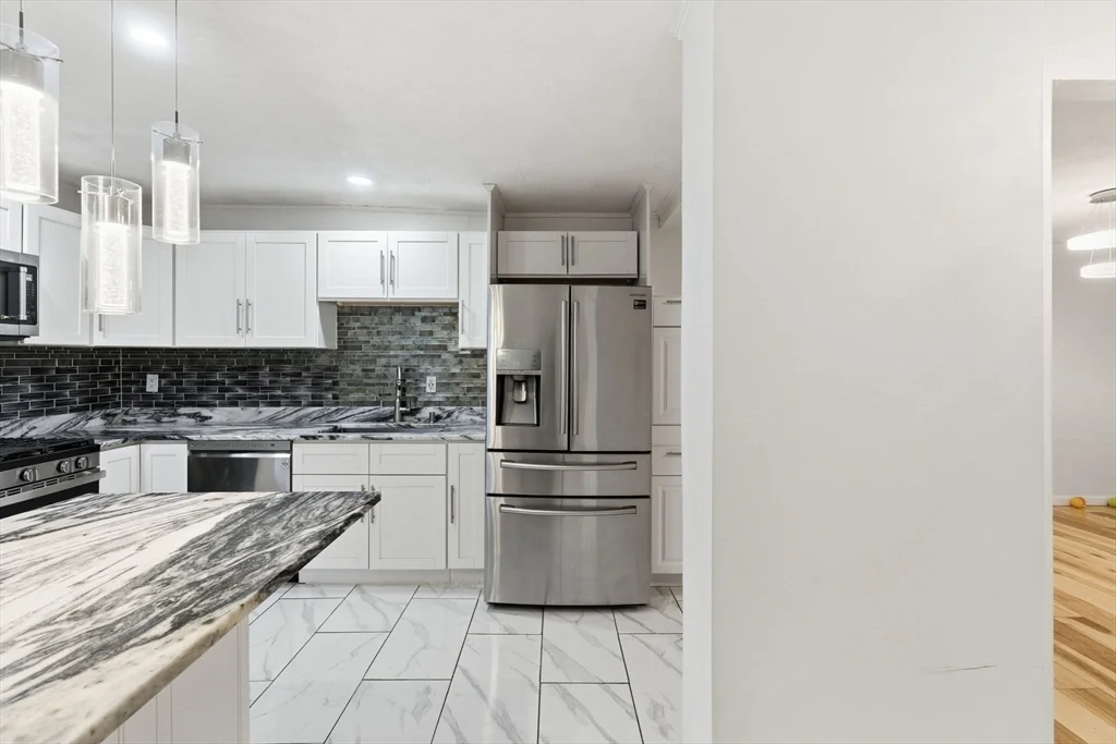 2 bed, 1 bath apartment for rent at 16 Floyd St Unit 1, Woburn — photo 5 of 20