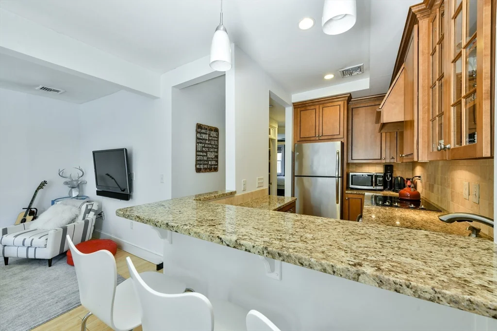 2 bed, 1 bath apartment for rent at 16 Follen St Unit 2, Back Bay — photo 6 of 12