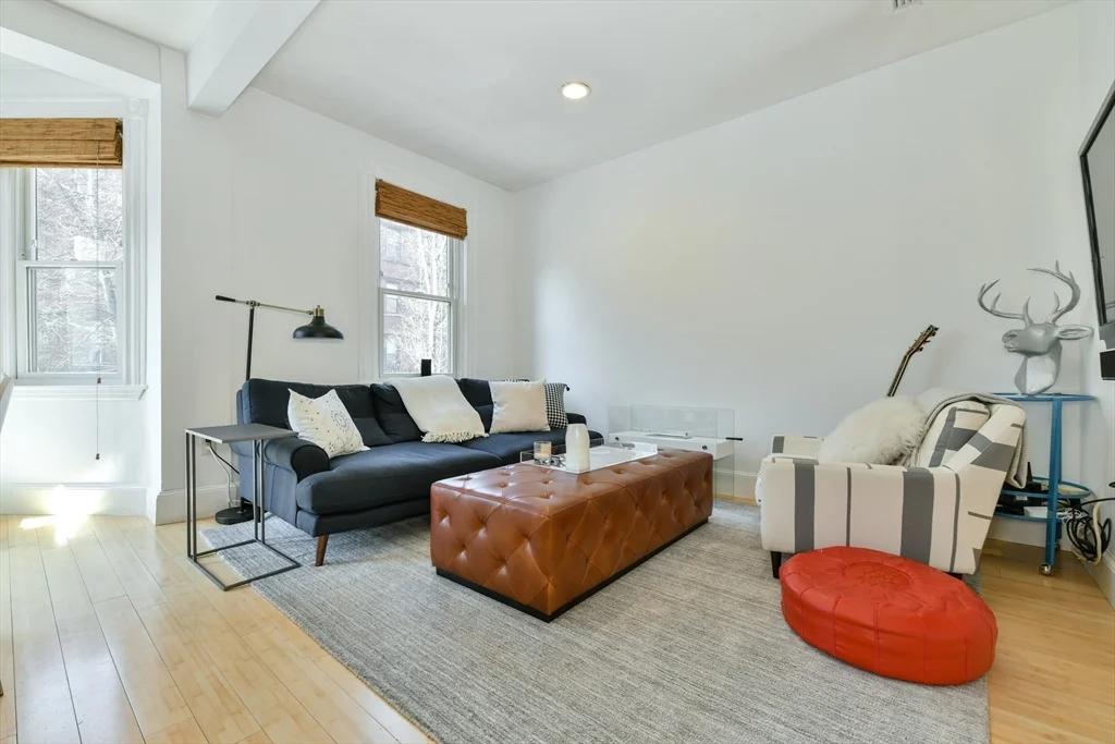 2 bed, 1 bath apartment for rent at 16 Follen St Unit 2, Back Bay