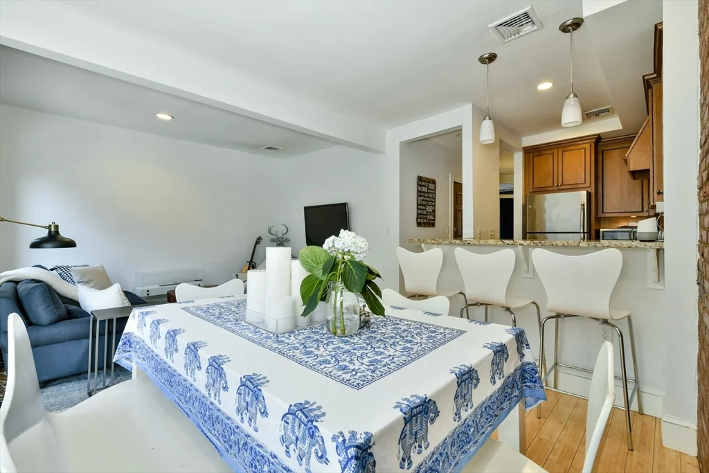 2 bed, 1 bath apartment for rent at 16 Follen St Unit 2, Back Bay — photo 4 of 12