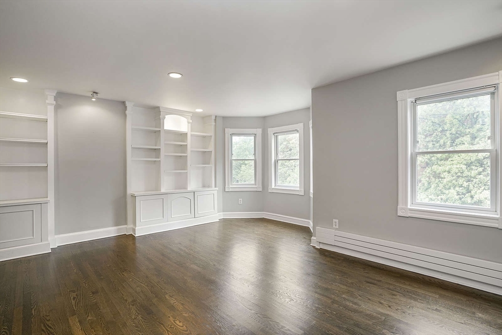 3 bed, 2 bath apartment for rent at 16 Follen St Unit 3, Back Bay — photo 3 of 23