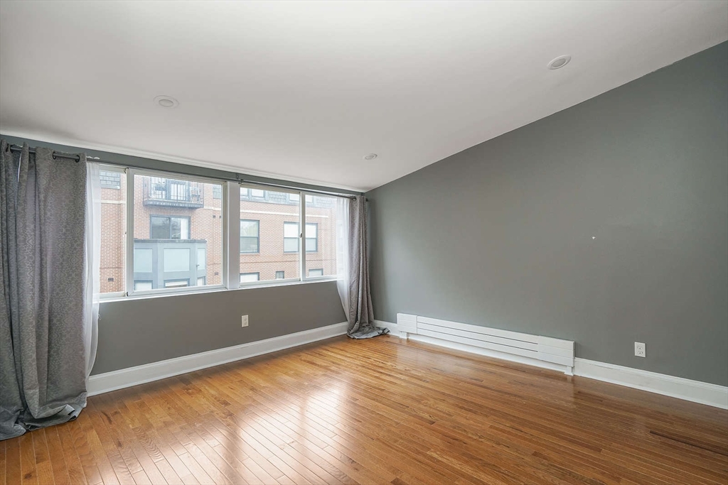 3 bed, 2 bath apartment for rent at 16 Follen St Unit 3, Back Bay — photo 11 of 23