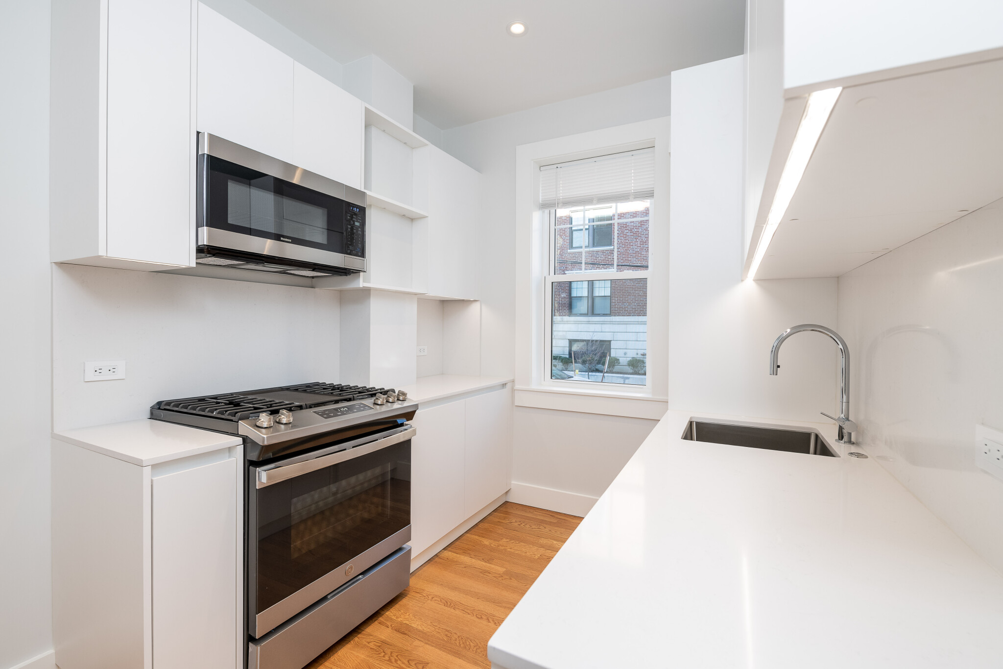 1 bed, 1 bath apartment for rent at 16 Forest St Unit 01, Baldwin — photo 2 of 8