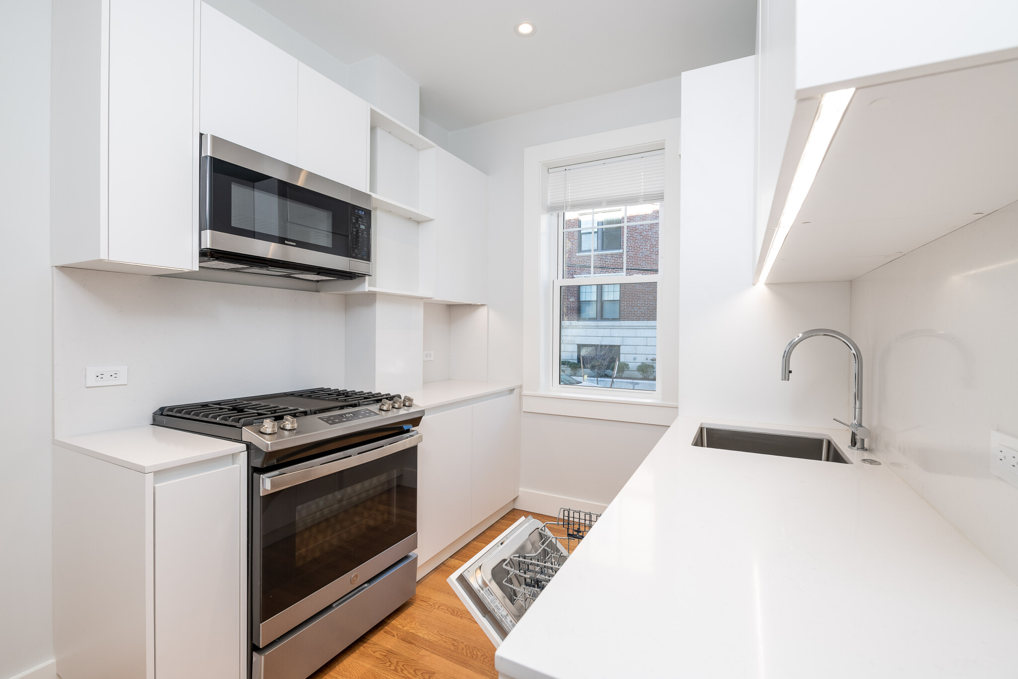1 bed, 1 bath apartment for rent at 16 Forest St Unit 01, Baldwin — photo 1 of 8