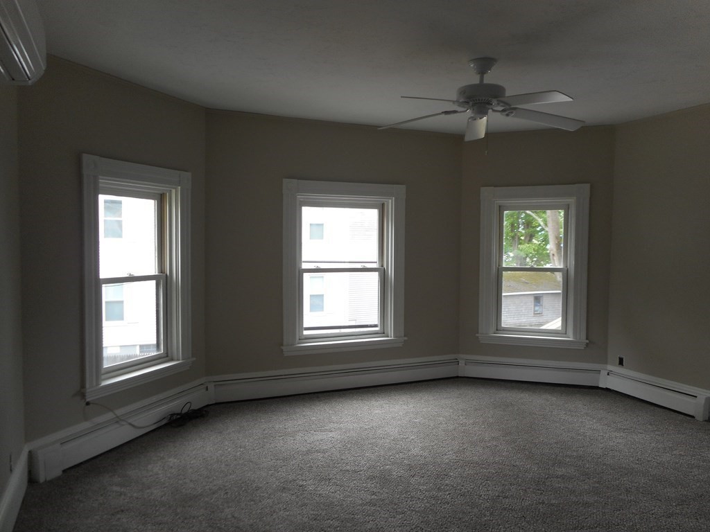 3 bed, 1 bath apartment for rent at 16 Forest St Unit 2, Middleboro — photo 6 of 8