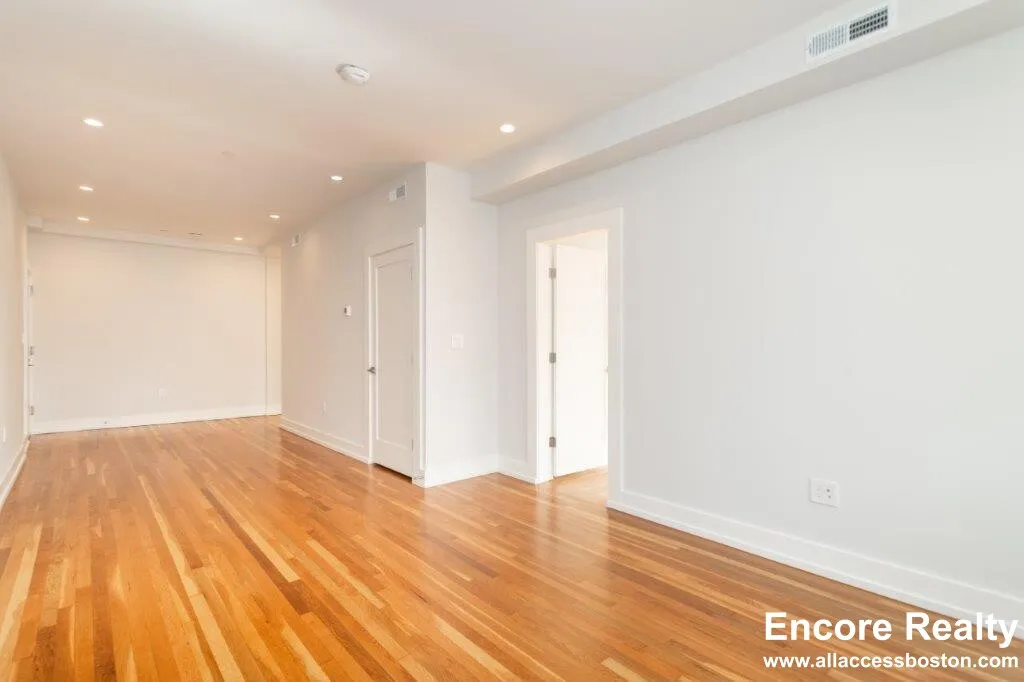 2 bed, 1 bath apartment for rent at 16 Forest St Unit 32, Baldwin — photo 6 of 11