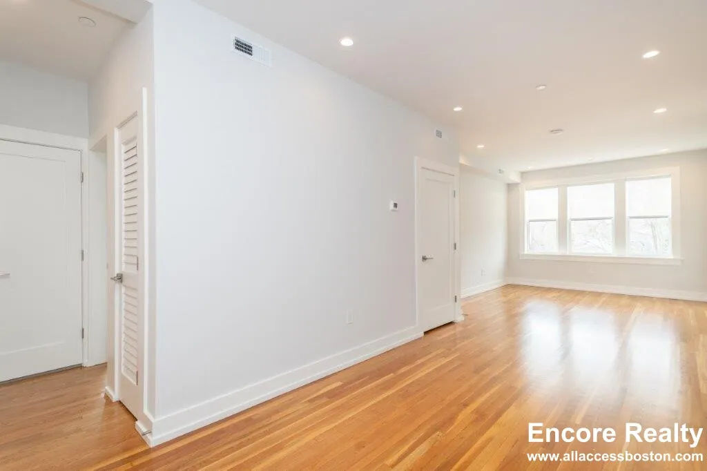 2 bed, 1 bath apartment for rent at 16 Forest St Unit 32, Baldwin — photo 5 of 11