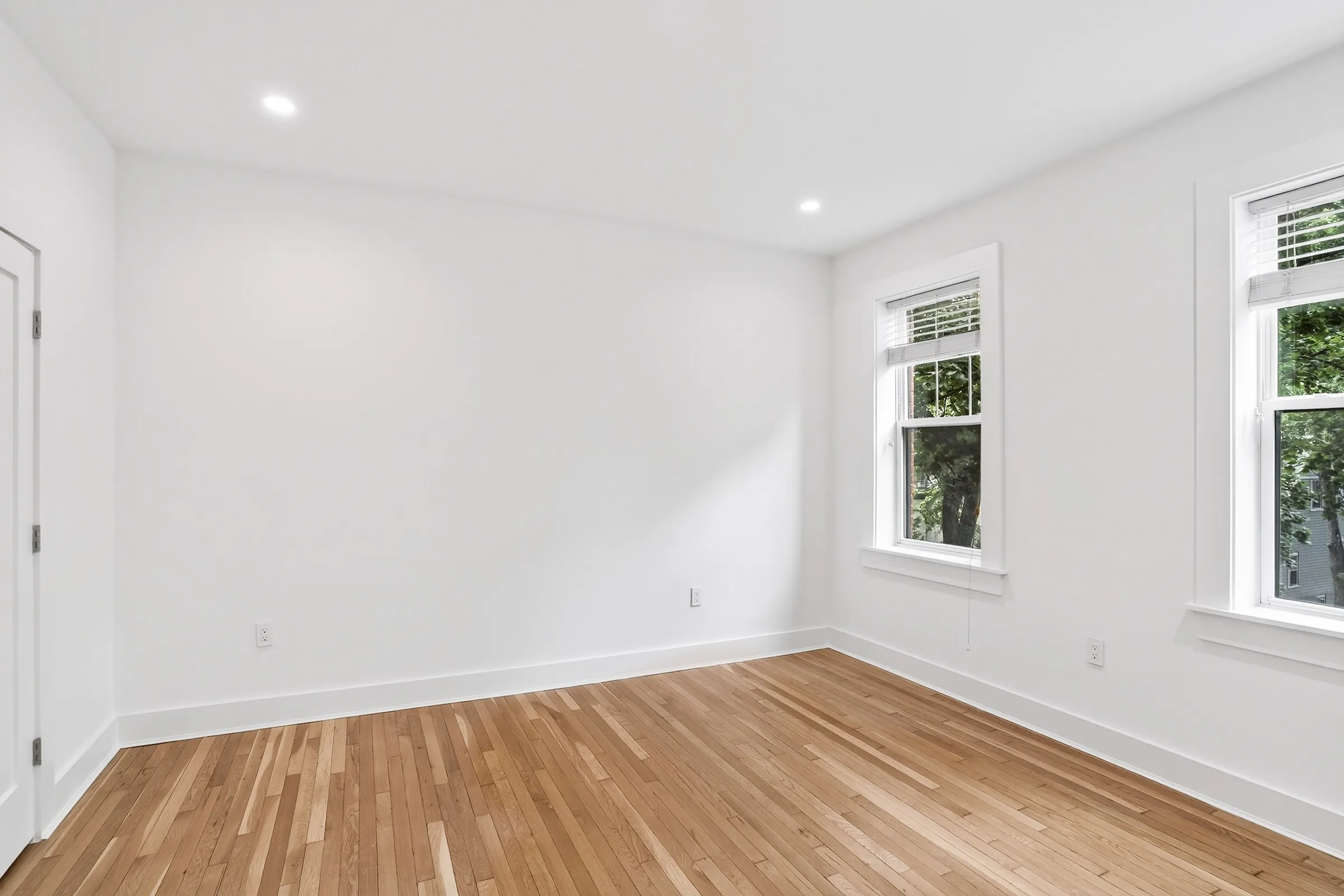 2 bed, 1 bath apartment for rent at 16 Forest St Unit 33, Baldwin — photo 8 of 12
