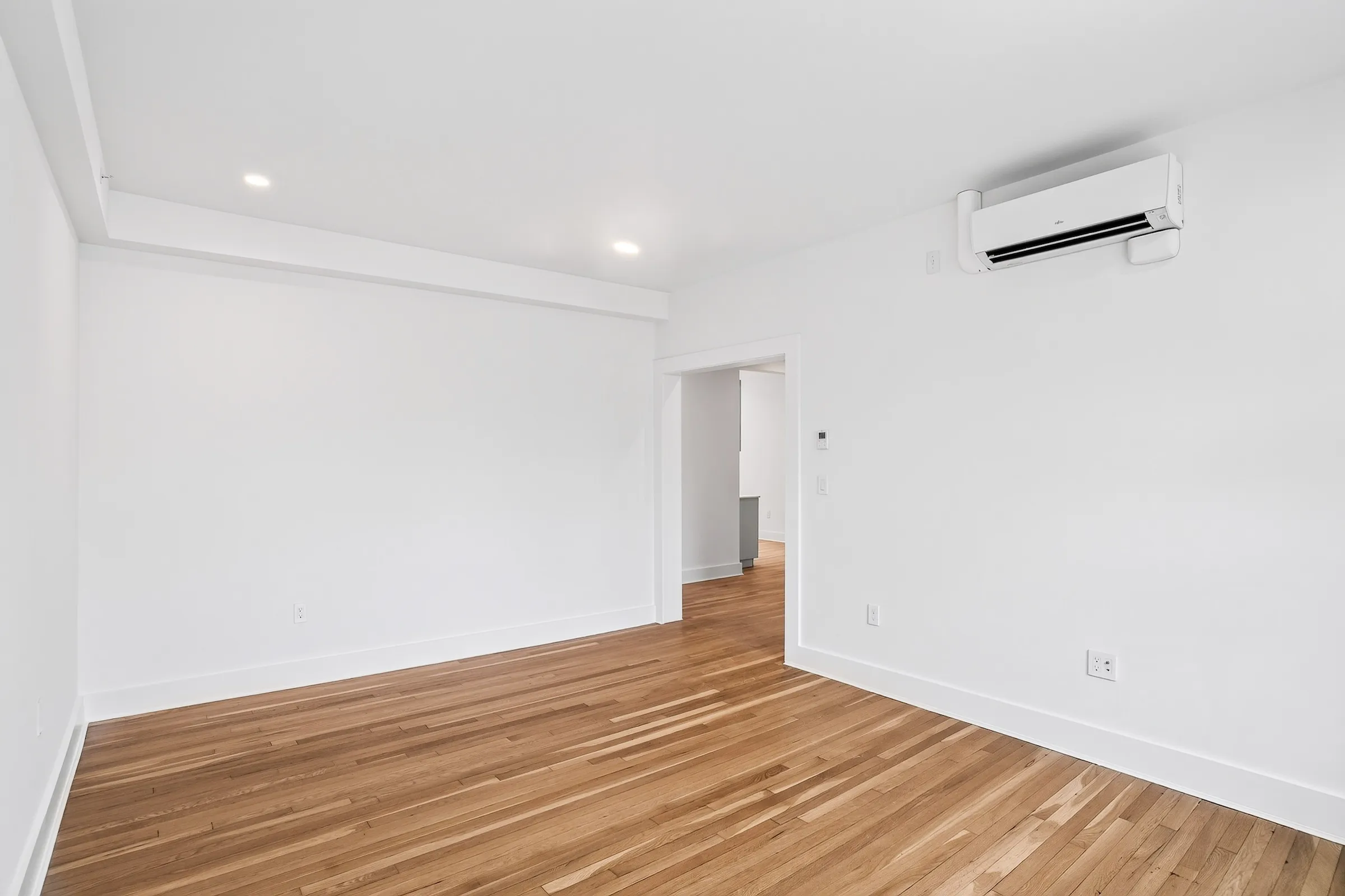 2 bed, 1 bath apartment for rent at 16 Forest St Unit 33, Baldwin — photo 7 of 12