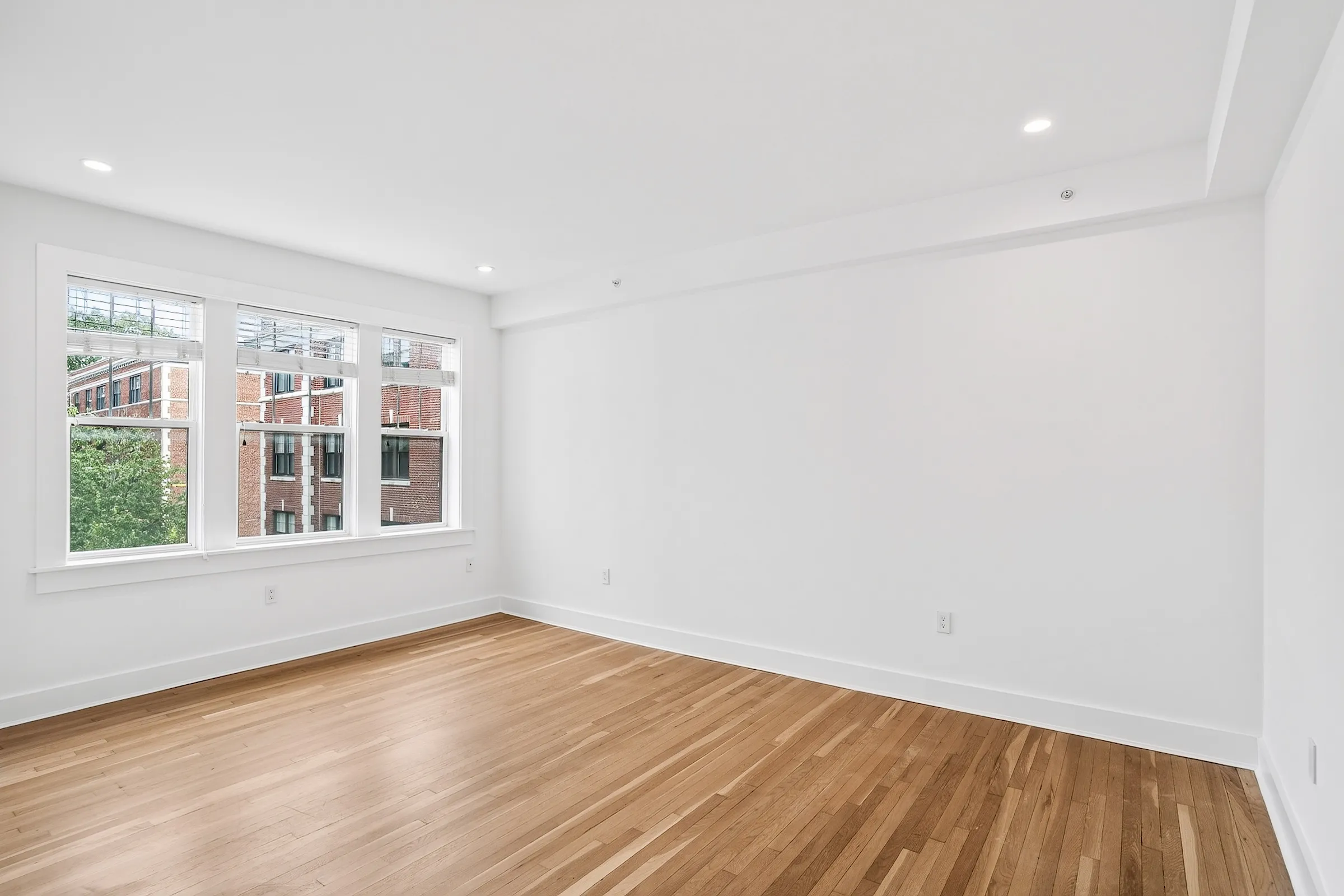 2 bed, 1 bath apartment for rent at 16 Forest St Unit 33, Baldwin — photo 4 of 12