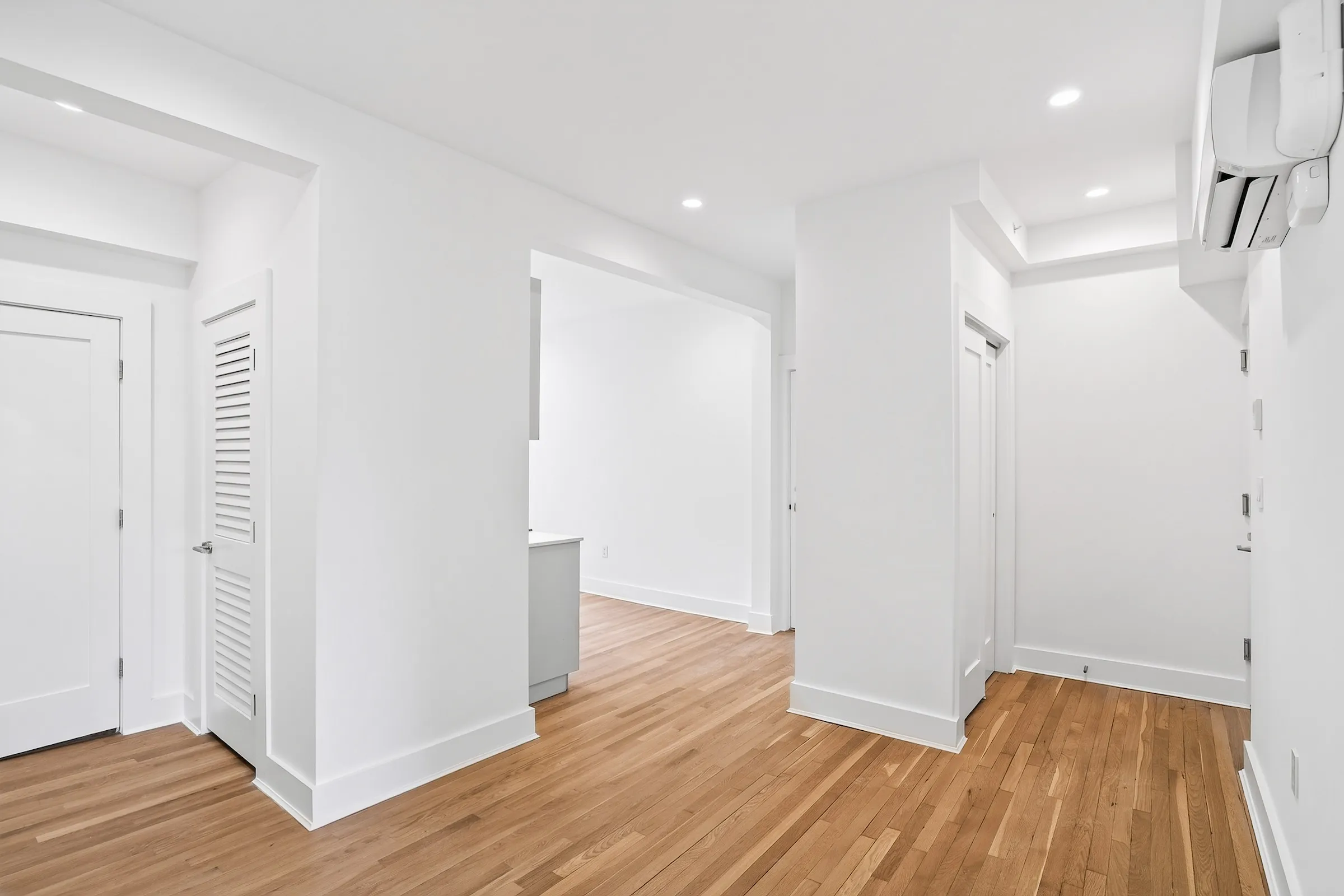 2 bed, 1 bath apartment for rent at 16 Forest St Unit 33, Baldwin — photo 5 of 12